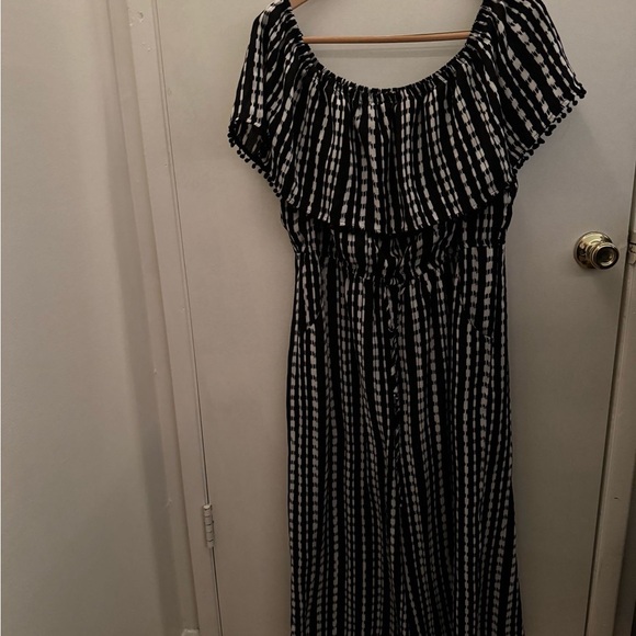 A.U.W Black and White Striped Off-Shoulder Dress - Picture 4 of 7